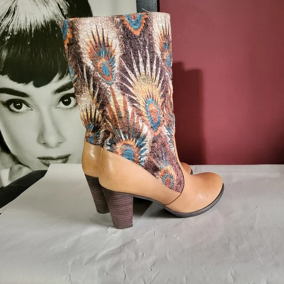 WOMANS ELITE BY CORKYS EMBROIDERED PEACOCK BOOTS SZ 9 - Picture 3 of 12